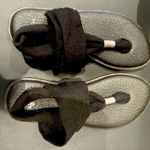 Sanuk flats size 7